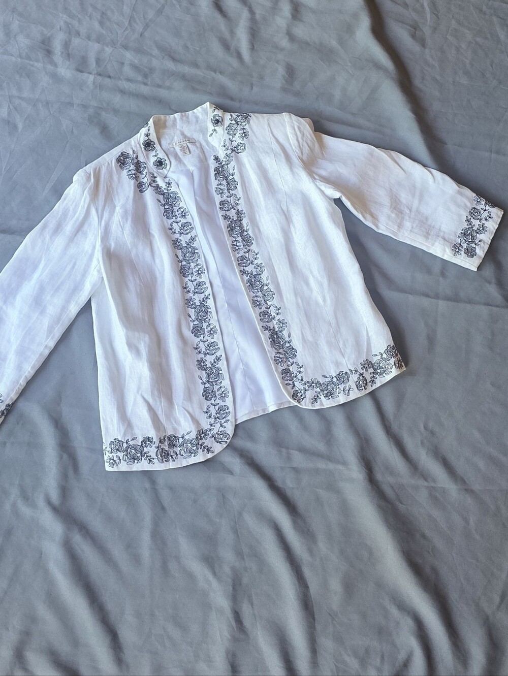 100% Linen Vintage White Embroidered Blazer